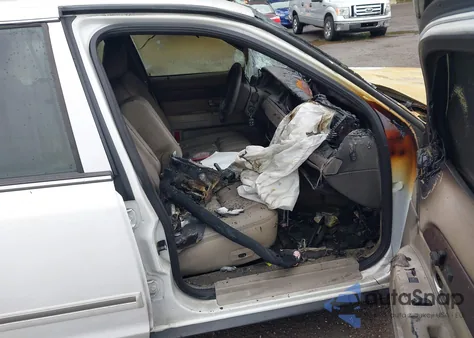 2010 Mercury Grand Marquis Ls (Fleet Only) из США, поврежденный, VIN 2MEBM7FVXAX602186